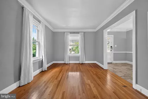 Living - 417 Summit Ave, Fort Washington, PA 19034 photo 1 of 1