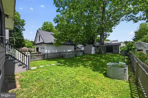 Exterior - 417 Summit Ave, Fort Washington, PA 19034 photo 7 of 8