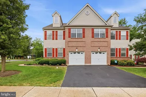 101 Raintree Xing, Hatfield, PA 19440