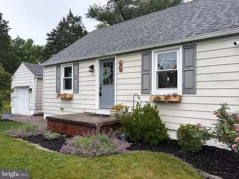 1859 Farmington Ave, Pottstown, PA 19464