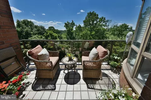 100 Breyer Dr #6-C, Elkins Park, PA 19027