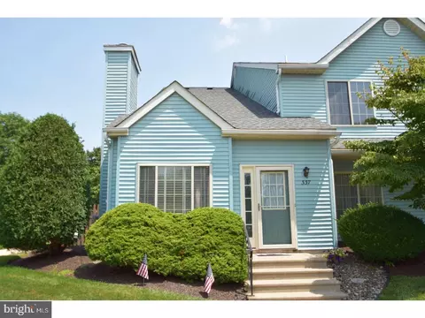 337 Pondview Dr Apt, Harleysville, PA 19438