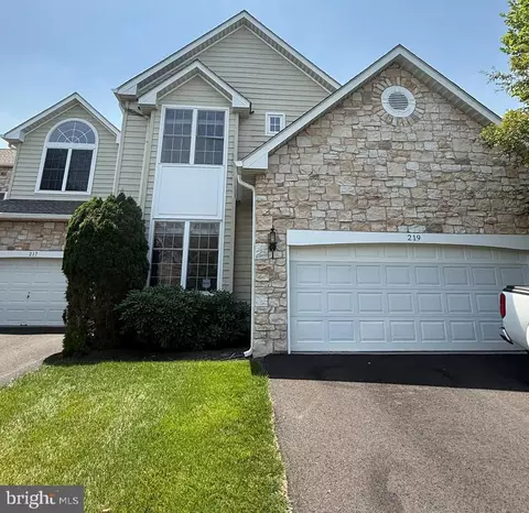 219 Birkdale Dr, Blue Bell, PA 19422