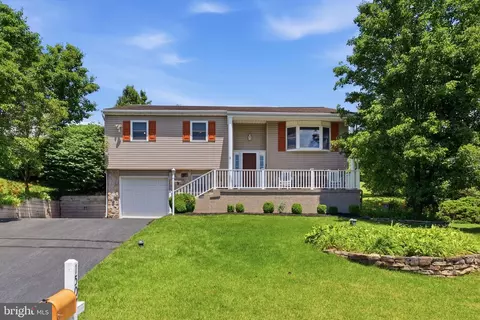 1507 Oakdale Dr, Pottstown, PA 19464