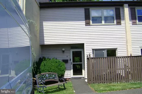 550 York Rd N #13-B, Hatboro, PA 19040