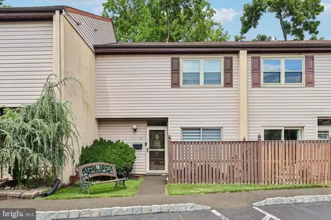 550 York Rd N #13-B, Hatboro, PA 19040