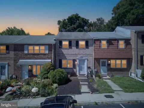 1098 Bayless Pl, Norristown, PA 19403