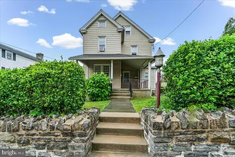 123 Cedar St, Jenkintown, PA 19046