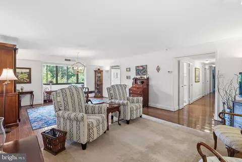 930 W Montgomery Ave #304, Bryn Mawr, PA 19010