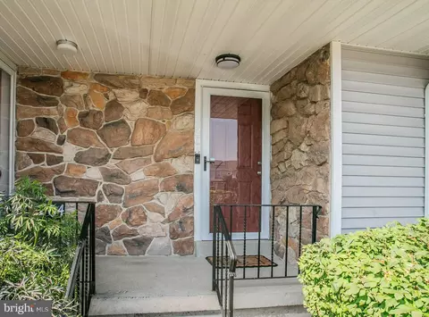 205 Tupelo Grv, Ambler, PA 19002