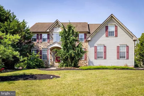 20 Greenshire Blvd, Schwenksville, PA 19473