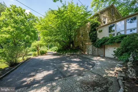 495 Byberry Rd, Huntingdon Valley, PA 19006
