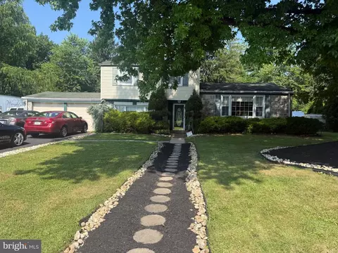 3860 Pine Rd, Huntingdon Valley, PA 19006
