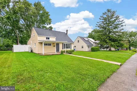 352 W Walnut St, Pottstown, PA 19464