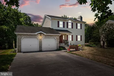 2232 Donna Ln, Pottstown, PA 19464
