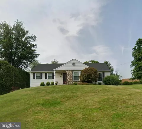 1741 Bantry Dr, Dresher, PA 19025