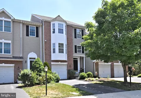 64 Hunt Club Dr, Collegeville, PA 19426