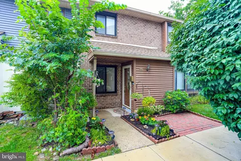 22 Fitzwatertown Rd UNIT E-11, Willow Grove, PA 19090