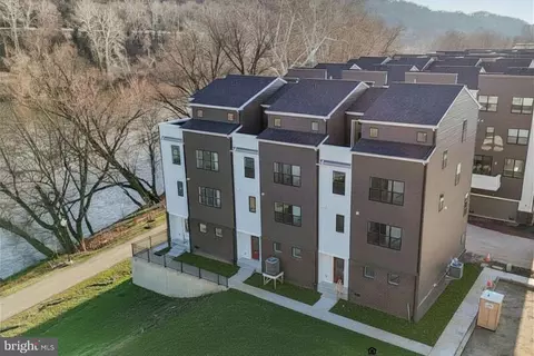 956 Riverplace Dr #56, Conshohocken, PA 19428