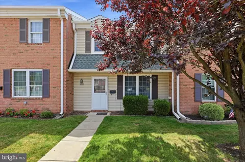 402 Centennial Ct, Lansdale, PA 19446