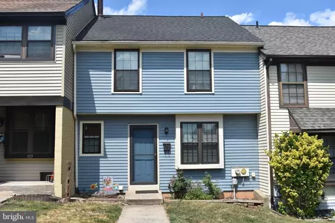104 Hopkins Ct, North Wales, PA 19454