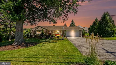 68 Bards Way, Pottstown, PA 19464