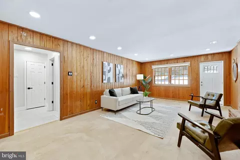 Living - 826 Pardee Ln, Wyncote, PA 19095 photo 6 of 8