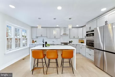 Kitchen - 826 Pardee Ln, Wyncote, PA 19095 photo 3 of 4