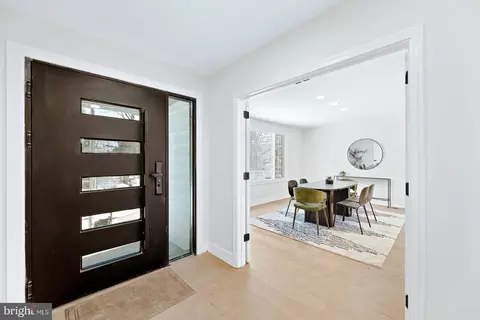 Entry Way - 826 Pardee Ln, Wyncote, PA 19095 photo 1 of 6