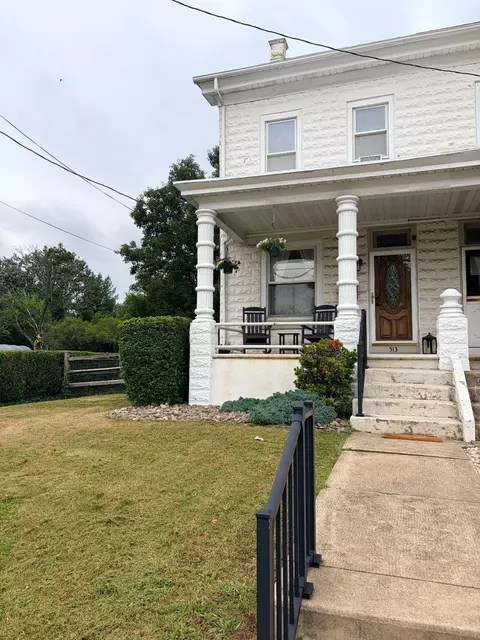 513 Pottstown Ave Apt, Pennsburg, PA 18073