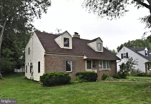500 Burton Rd, Oreland, PA 19075