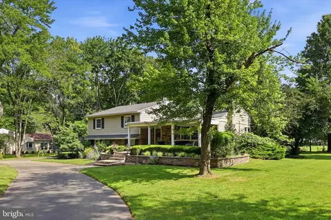 649 Midway Ln, Blue Bell, PA 19422