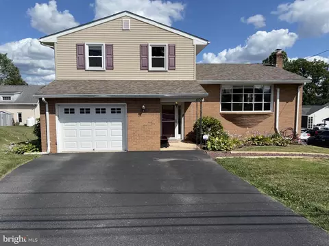 402 Grosstown Rd, Stowe, PA 19464