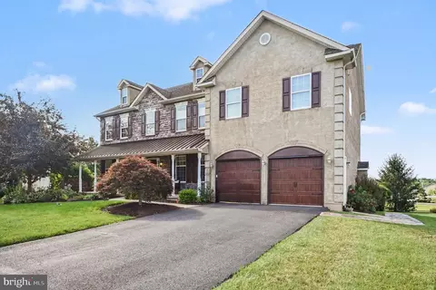 2202 Smithfield Ct, Harleysville, PA 19438