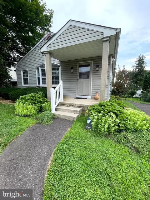 2829 Jenkintown Rd, Glenside, PA 19038