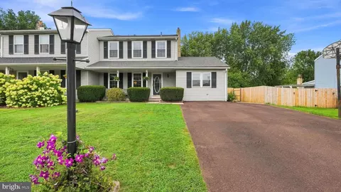 431 Windsor Dr, Harleysville, PA 19438