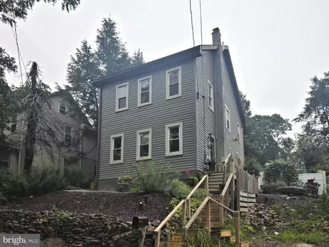 658 Macoby Ave, Green Lane, PA 18054