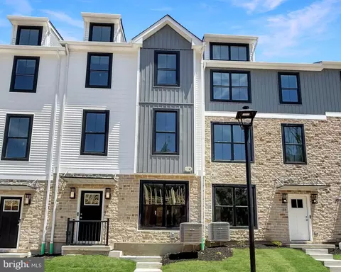131 Cobblestone Dr #4-24, Harleysville, PA 19438
