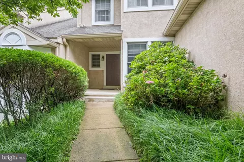 182 Linden Dr, Elkins Park, PA 19027