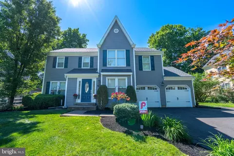 125 Runnymede Dr, Lansdale, PA 19446