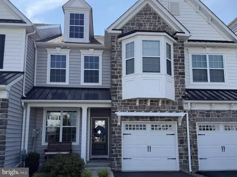 311 Flintrock Ct, Collegeville, PA 19426