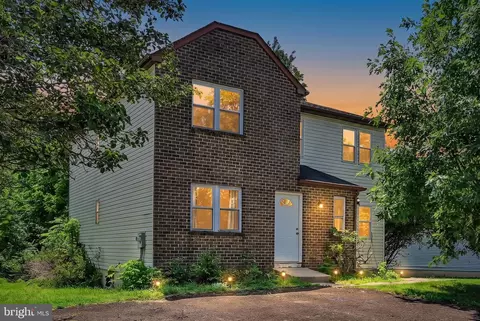 242 Shirley Dr, Harleysville, PA 19438
