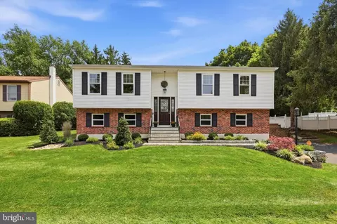 737 Vance Dr, Glenside, PA 19038