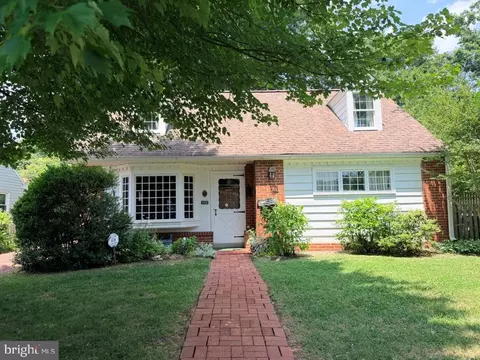 142 Oxford Cir, Eagleville, PA 19403