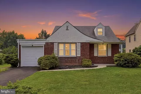 727 Cottage Rd, Glenside, PA 19038