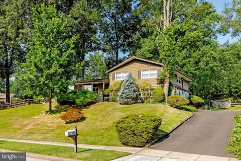 552 Cardinal Dr, Dresher, PA 19025