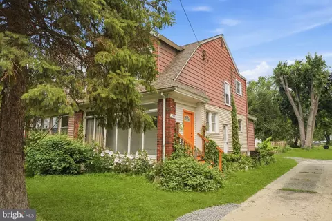 2390 Philmont Ave, Huntingdon Valley, PA 19006