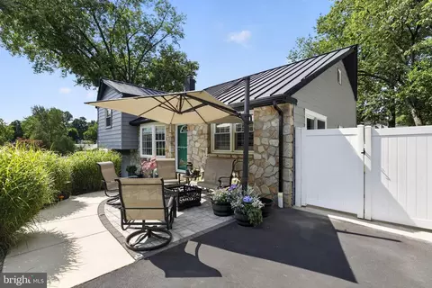 209 Limestone Ln, Willow Grove, PA 19090