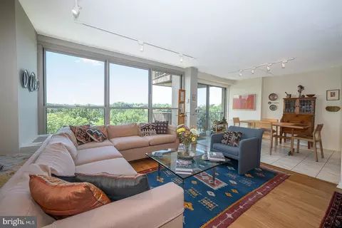 1001 City Ave #E-1018, Wynnewood, PA 19096