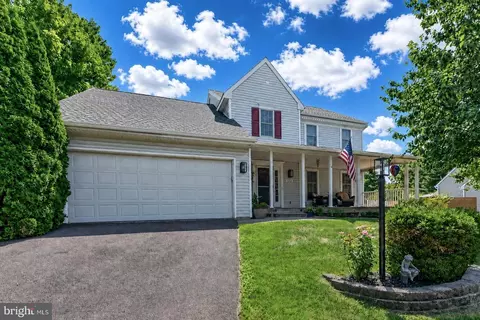 302 Mulberry Dr, Royersford, PA 19468
